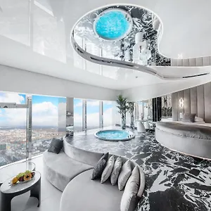 Sky Tower Z Jakuzzi Przy Oknie Apartment Wroclaw