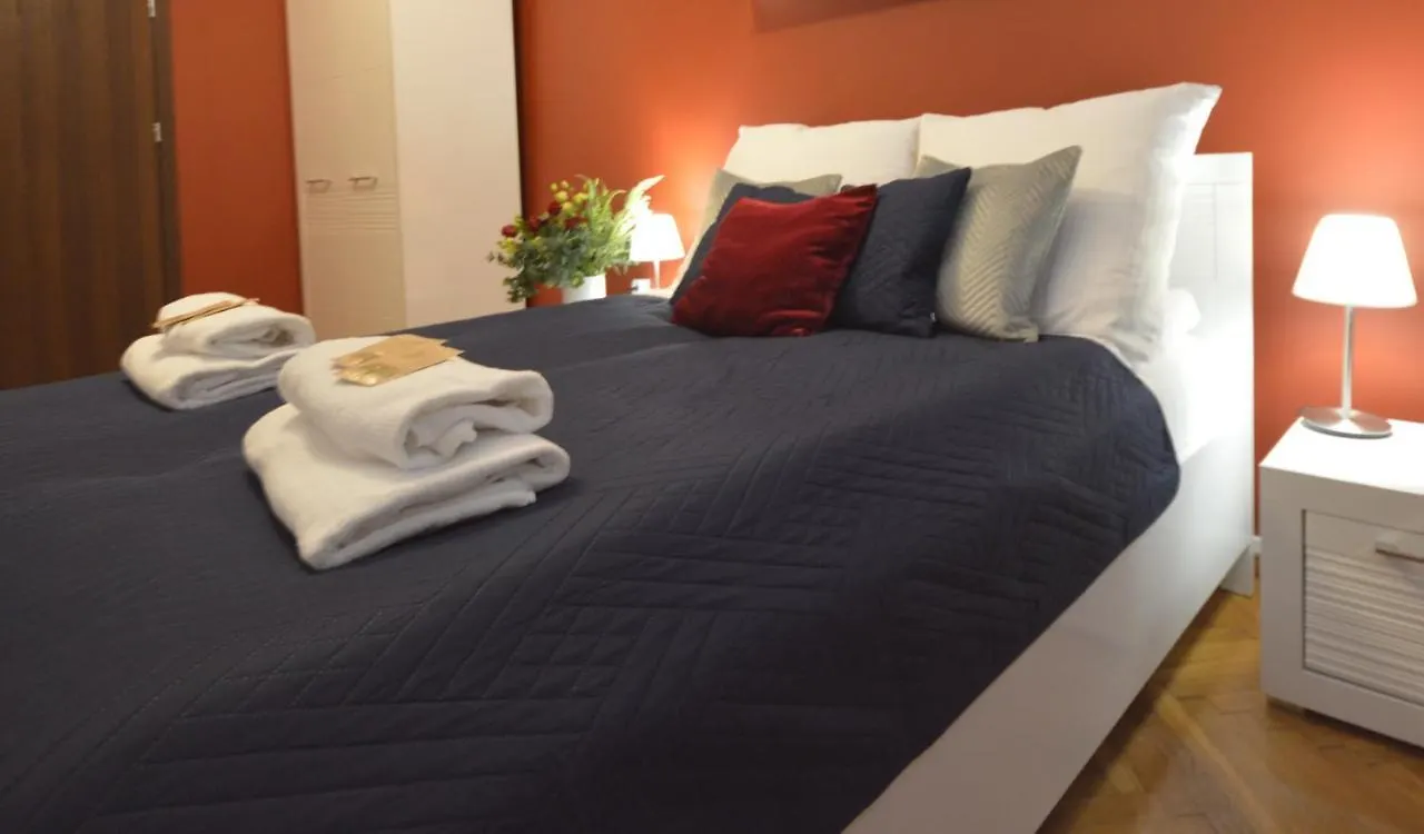Cracow Central Aparthotel Krakow 3*,  Polonya
